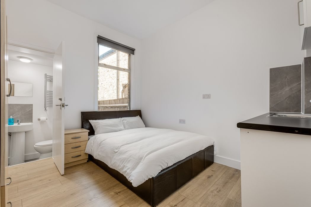 Room with en-suite in a shared house, Elcot Avenue, Peckham, SE15